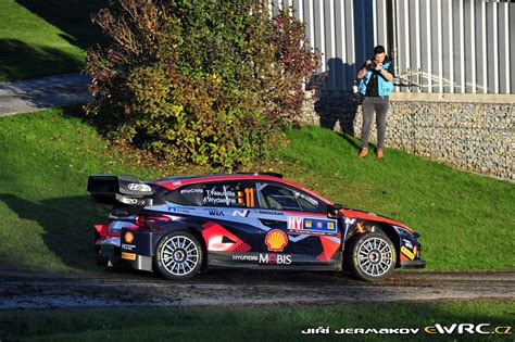 Neuville Thierry − Wydaeghe Martijn − Hyundai I20 N Rally1 Hybrid −