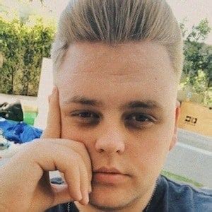 Nick Crompton - Age, Family, Bio | Famous Birthdays