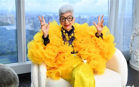 Cone Da Moda Iris Apfel Morre Aos Anos Linha Aberta Magazine