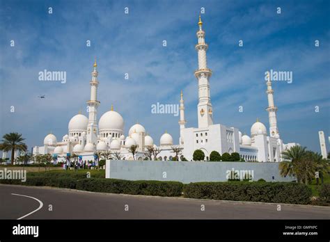 Abu Dhabi Monuments Hi Res Stock Photography And Images Alamy