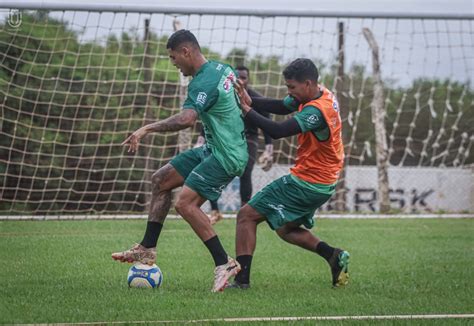 MARINGÁ Time do Maringá FC encara o Água Santa no Canindé Orlando