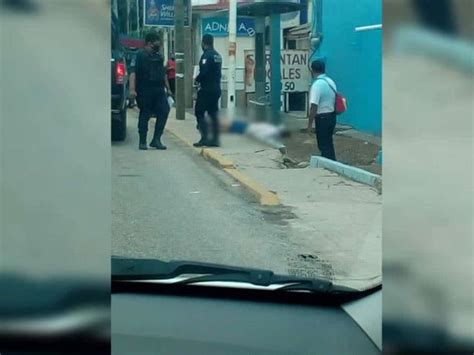 Fallece hombre mientras caminaba en calle de la colonia Tamulté