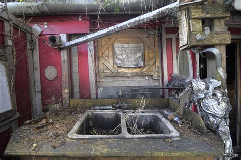 Abandoned House With Secret Grow Op - RiddimRyder