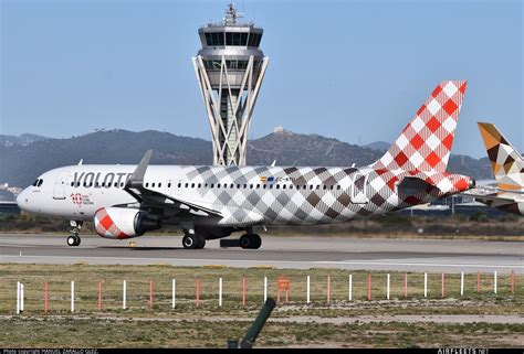 Volotea Airlines Airbus A320 EC NTU Photo 82434 Airfleets Aviation