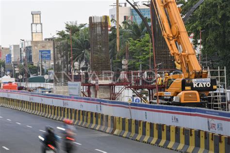 Progres Pembangunan Lrt Jakarta Fase 1 B Antara Foto