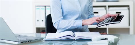reasons     hire  financial counselor