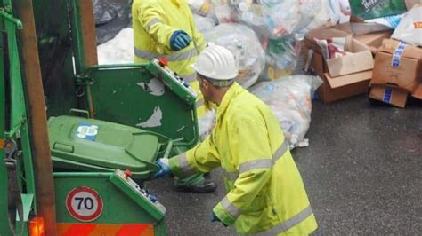 Napoli Concorso Per 500 Posti Da Operatore Ecologico Alle Prove