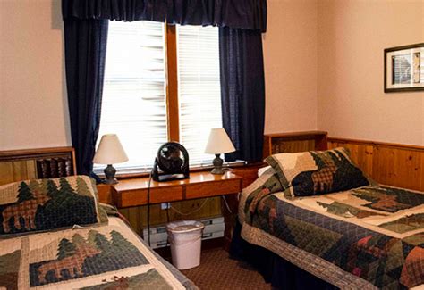 Room Rates & Details | Crandell Mountain Lodge