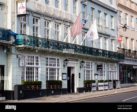 Windsor castle hotel hi-res stock photography and images - Alamy