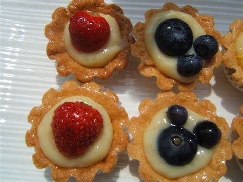 Vegan Tartellette O Mini Crostatine Alla Frutta E Crema Pasticcera