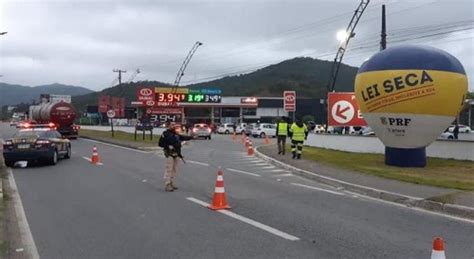 PRF flagra 1350 motoristas alcoolizados durante Operação Festas de