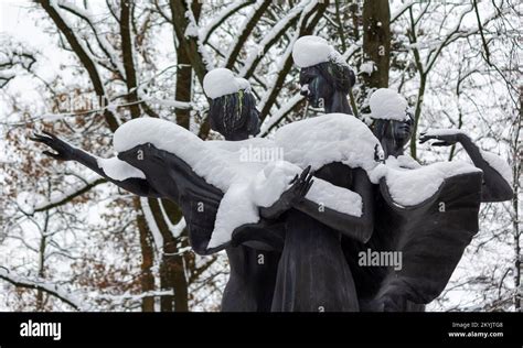 Minsk Belarus November 30 2022 Sculpture Ballet By Lev Gumilevsky