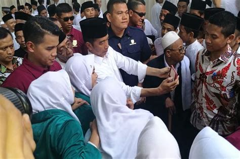 Seruan Jokowi Kenakan Baju Putih Ke Tps Dinilai Kampanye Kreatif