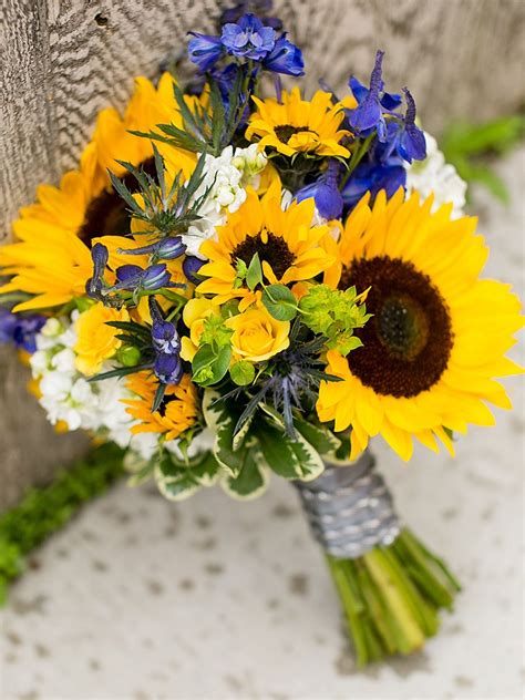 25 Sunflower Wedding Ideas To Brighten Your Big Day Sunflower Wedding Bouquet Wedding Flowers