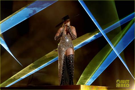 Mary J Blige Delivers Incredible Performance Of Good Morning Gorgeous At Grammys 2023 Photo