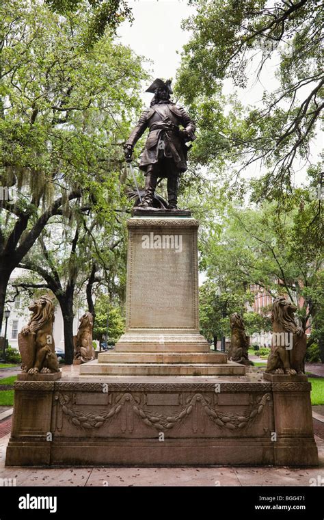 Oglethorpe Statue, Savannah Stock Photo - Alamy