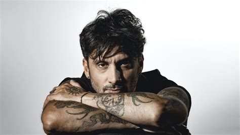 Fabrizio Moro Il Nuovo Singolo La Mia Voce E Il Tour In Partenza L