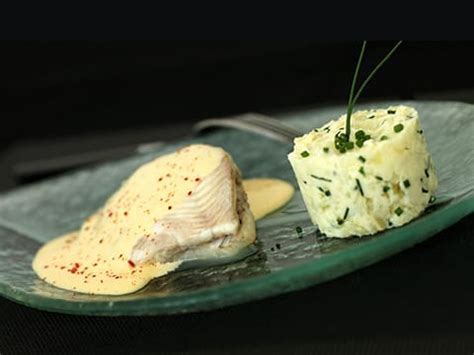 Filet De Turbot Au Sabayon De Champagne La Recette Illustr E