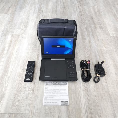 Sony DVP FX980 Portable DVD Player 9 Screen W Car Charger RCA Bag