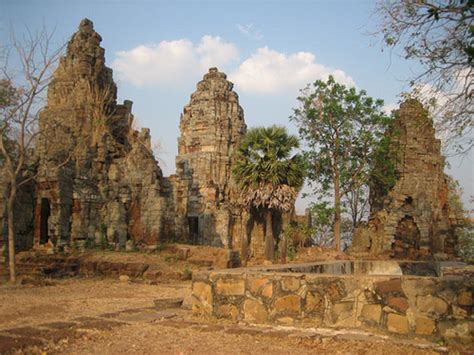 UNIVERSITY OF BATTAMBANG: TEMPLES IN BATTAMBANG