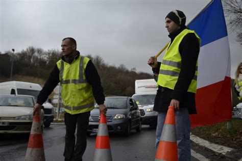 Nogent Le Rotrou Le Blocage Filtrant A Repris Pour Toute La Journ E