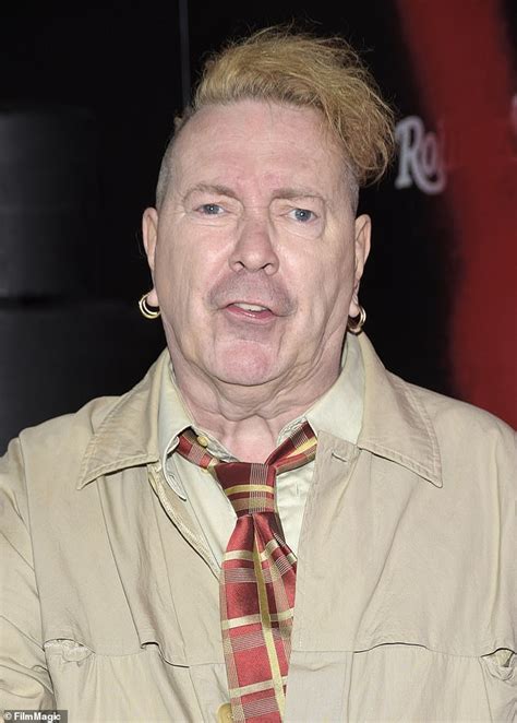 Sex Pistols Johnny Rotten Complains About Homeless Crisis In La Neighborhood Daily Mail Online