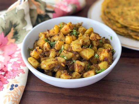 Sukhi Aloo Sabzi Recipe Spiced Potato Stir Fry By Archana S Kitchen