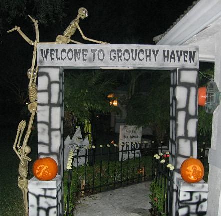 21 Best DIY Halloween Entrance Ideas