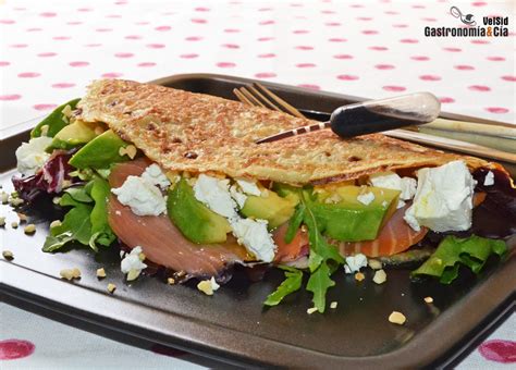 Crêpes rellenas de aguacate y salmón ahumado Receta Recetas con