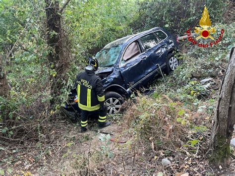 Tanto Spavento Ma Vivi Due Persone Salvate Dai Vigili Del Fuoco Dopo