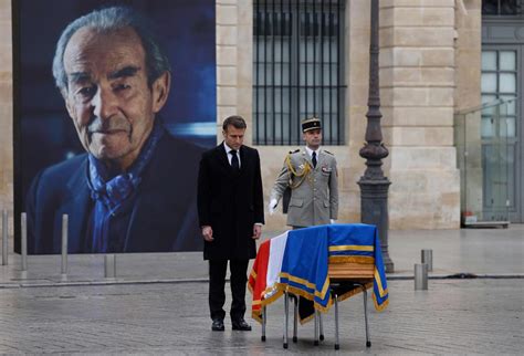 Lhommage National Robert Badinter La R Publique Faite Homme