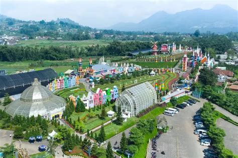 Flora Wisata San Terra Malang HTM Rp 30 Ribu Bisa Jalan Jalan Ke Kota