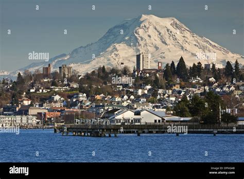 Mount Rainier Over Tacoma Washington Stock Photo Alamy