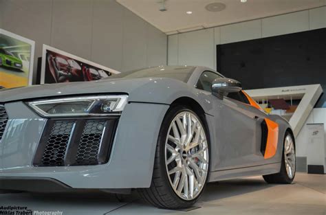 Two-Tone Nardo Grey Audi R8 V10 Plus Looking Sleek