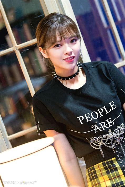 Jeongyeon Twice Jyp Twice Jungyeon Nayeon Kpop Girl Groups Korean Girl Groups Kpop Girls