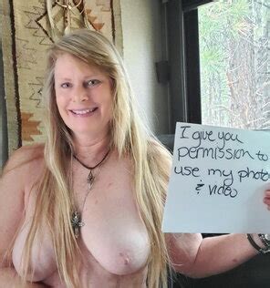 Sweet Laurie Smith Naked And Showing Off Photo Gallery