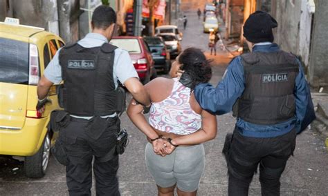 Polícia Faz Ação No Morro Do Macacos Jornal O Globo