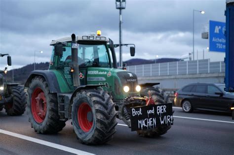 Landkreis G Ppingen Stuttgart Bauern Protest Traktoren Legen