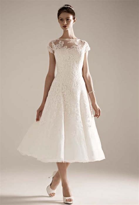 6 Short Wedding Dresses With Sleeves Let S Help This Bride Pick Her Wedding Dress Glamour