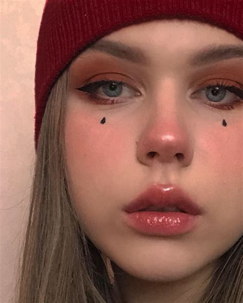 Wedontfuckwwmolly On Instagram Edgy Makeup Blush Makeup Aesthetic