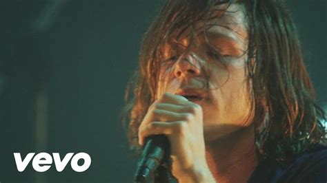 Cage The Elephant Shake Me Down Live From The Vic In Chicago Youtube