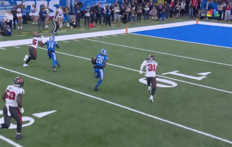 Jahmyr Gibbs EXPLODES for 31-yard TD Run to give Detroit Lions the lead ...