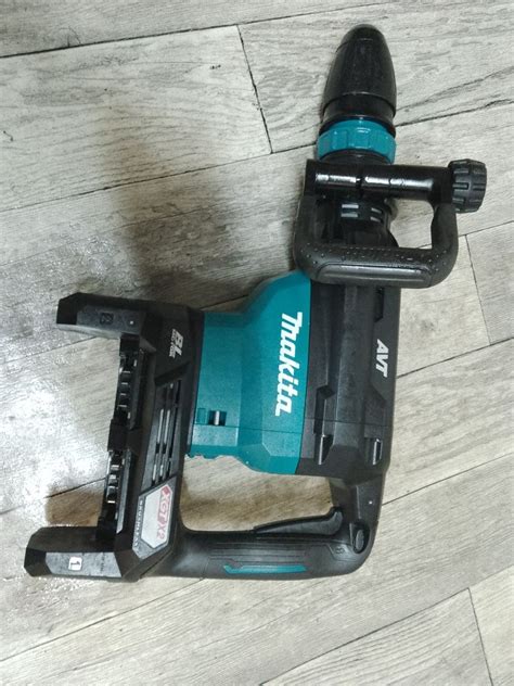 MAKITA HM002G BODY akumulatorowy młot udarowy SDS Max 2x XGT 40V