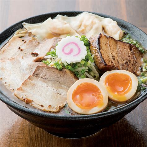 指宿豚骨かさね味 麺屋二郎 Nyラーメンコンテスト2連覇した指宿豚骨ラーメン店