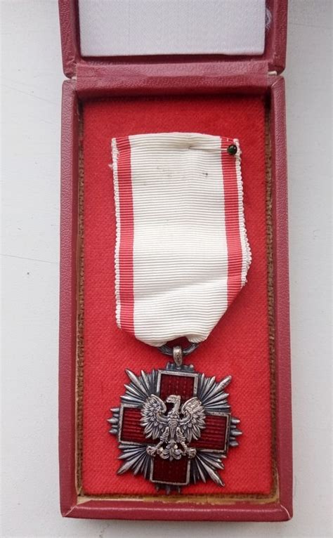 Polski Czerwony Krzy Pck Medal Odznaczenie Prl Opole Kup Teraz Na