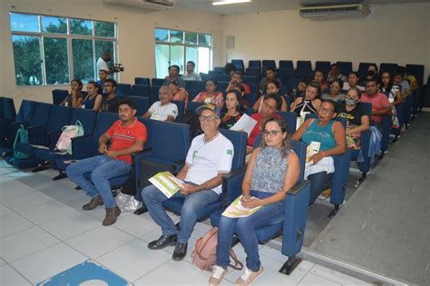 AGRICULTURA Agricultores Familiares participam de capacitação graças