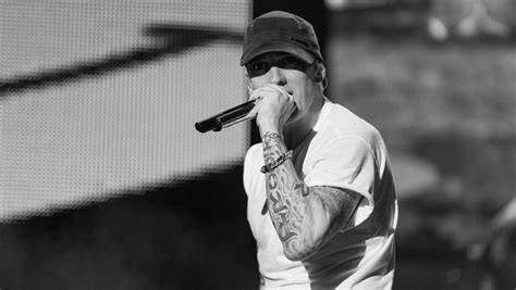 Eminem, Rihanna to play 'Monster' stadium shows