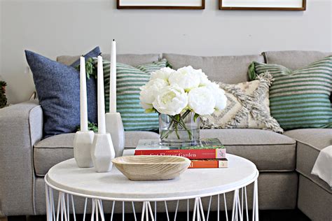 How To Decorate A Round Coffee Table Storables