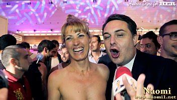 Exhibitionist Naomi masturbates herself for Andrea Diprè XVIDEOS