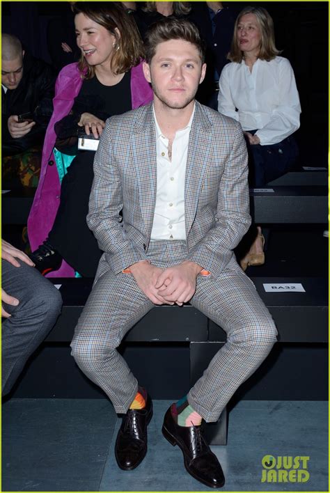 Niall Horan Sits Front Row At Paul Smith Paris Fashion Week Show: Photo ...